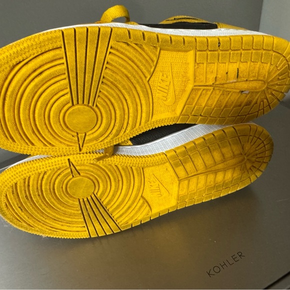 Nike Air Jordan 1 Retro High Size 4.5Y 575441-701 - Picture 5 of 10